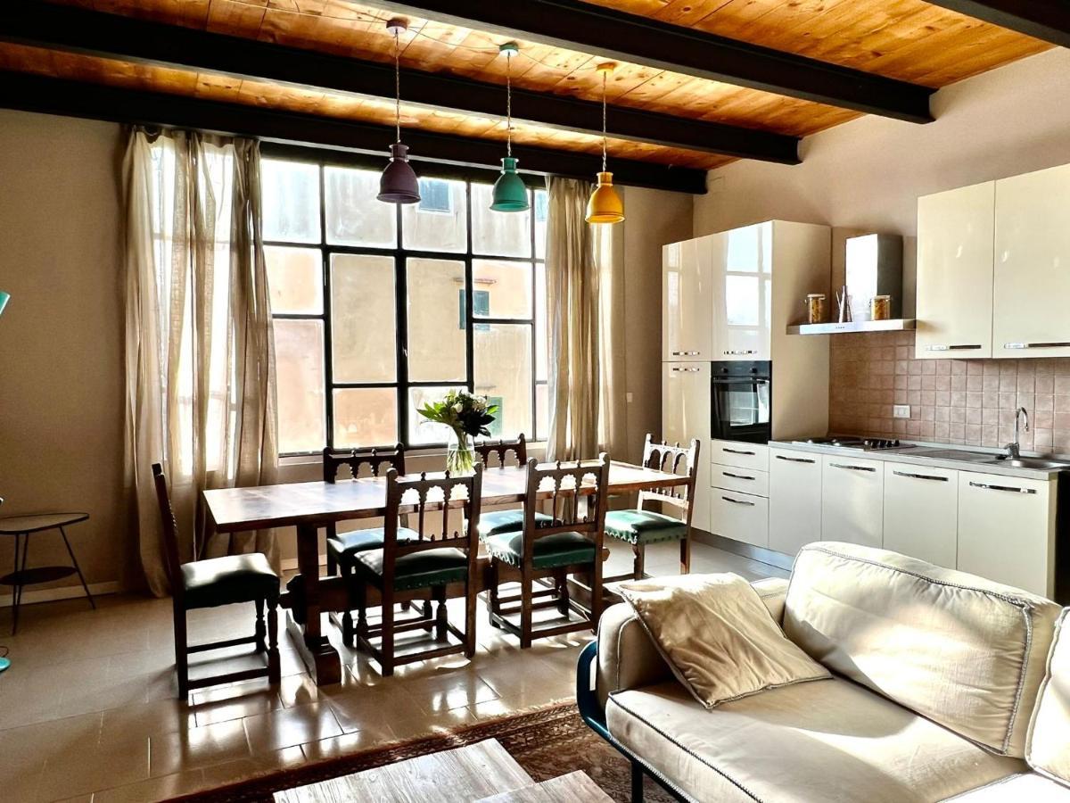Loft Cianosi - Appartamento Nel Cuore Di リヴォルノ エクステリア 写真